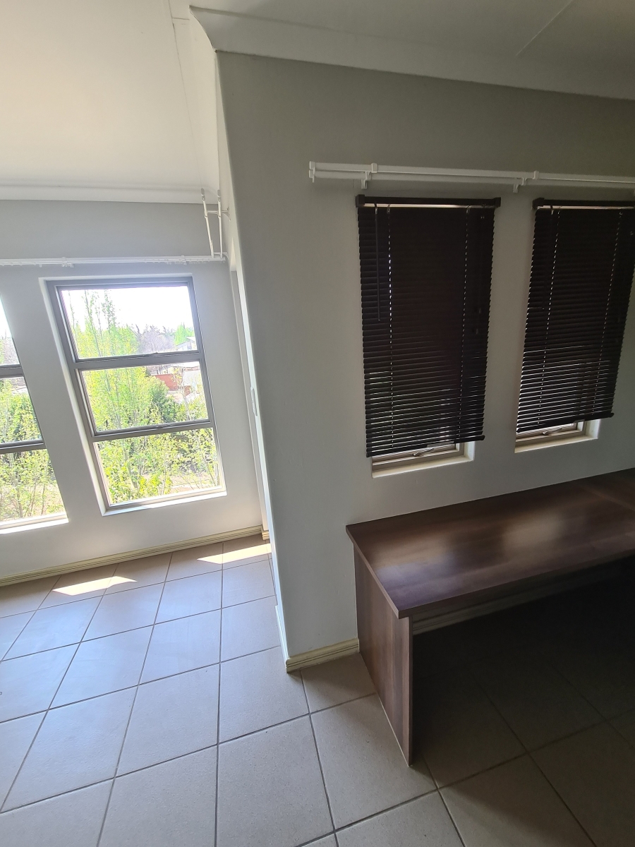 To Let 1 Bedroom Property for Rent in Die Bult North West